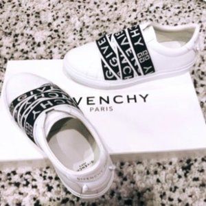 Givenchy Sneaker - leather with webbing